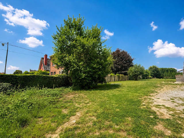 Bouwgrond te-koop in Elzele