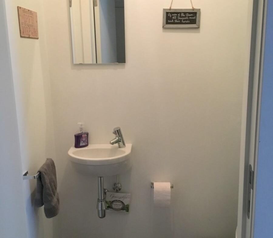 900