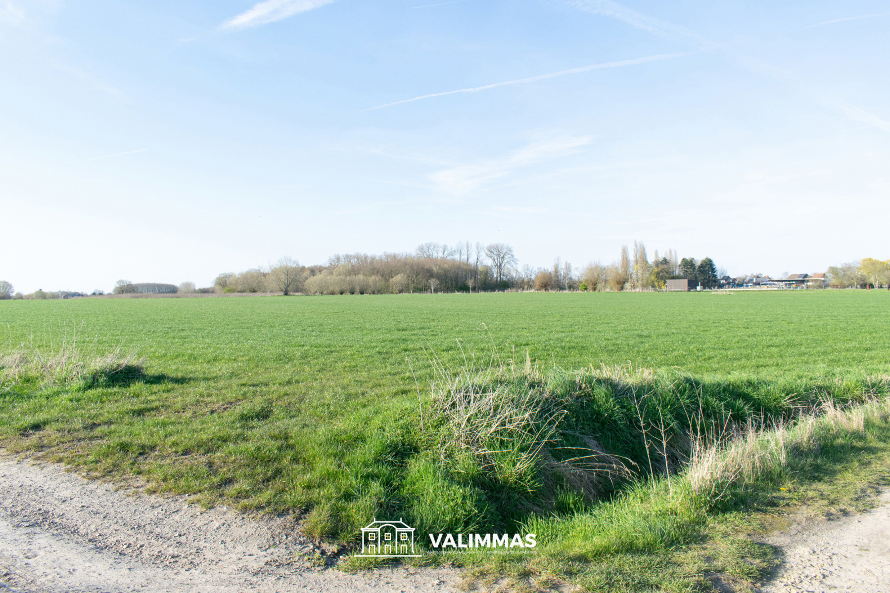 Welgelegen landbouwgrond (akkerland), ±52are. Vrij van pacht