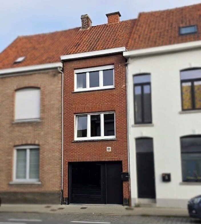 704