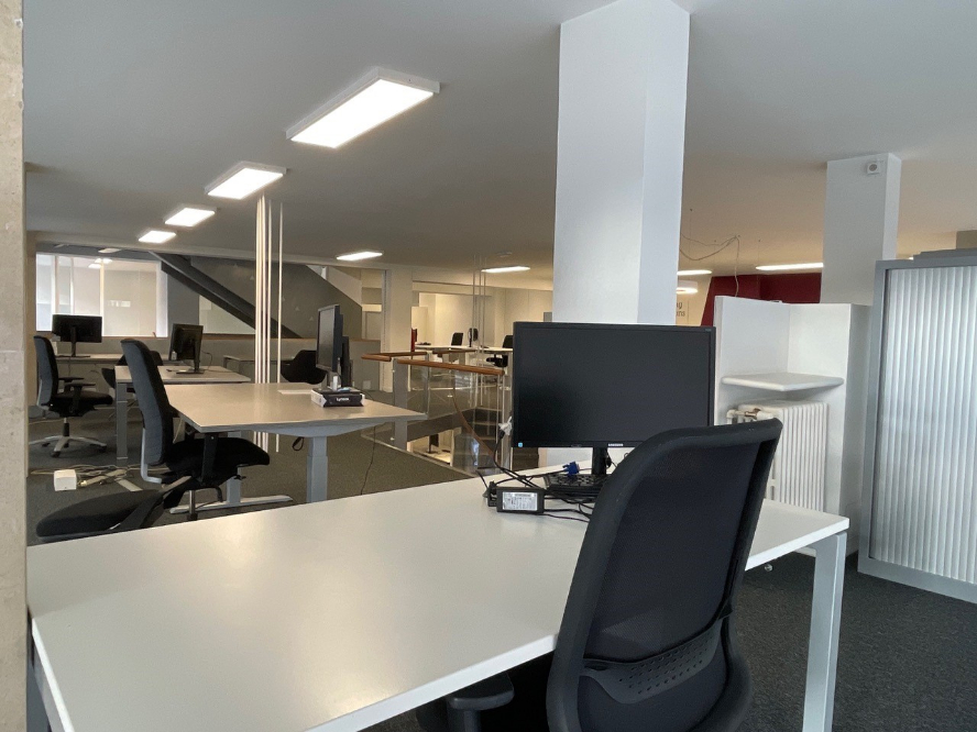 Instapklaar en polyvalent handelspand/kantoor te huur op TOPLOCATIE
