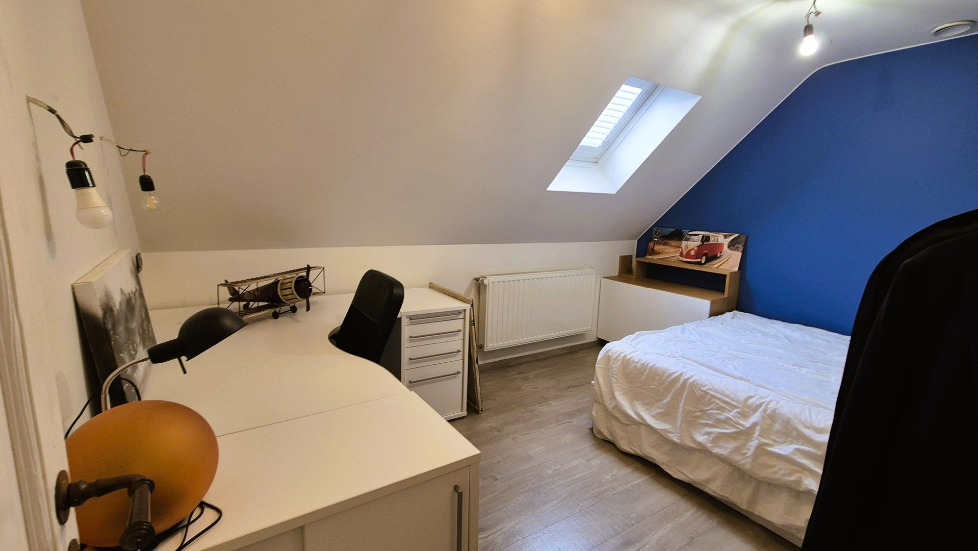Rustig gelegen landelijke villa met extra kangoeroewoning.  EPC label B.  Opp 2076m². (Ref.17076)