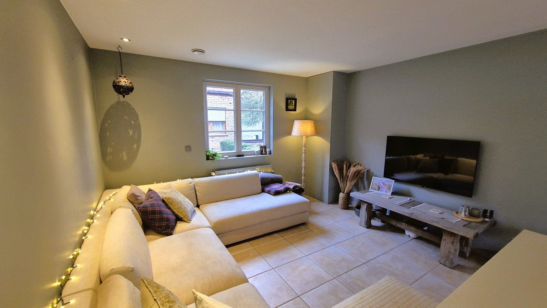 Rustig gelegen landelijke villa met extra kangoeroewoning.  EPC label B.  Opp 2076m². (Ref.17076)