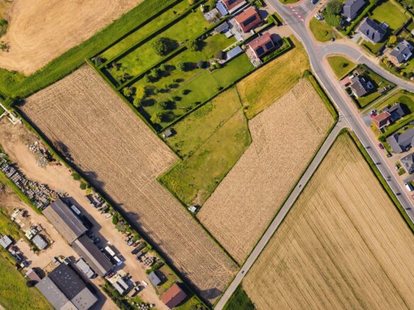 LOT 3 – Landbouwgrond 3295m² op een goede ligging, palend aan lot 1 en 2 (bouwgrond). (Ref.17170)