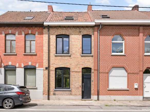 Totaal vernieuwde woonst met tuin en 3 slaapkamers in Harelbeke