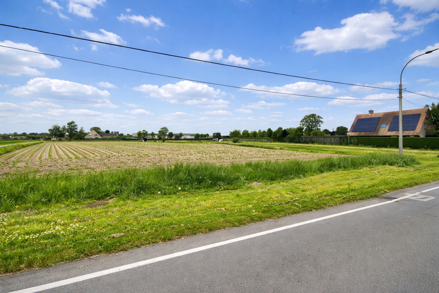 LOT 3 – Landbouwgrond 3295m² op een goede ligging, palend aan lot 1 en 2 (bouwgrond). (Ref.17170)