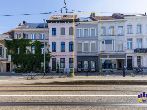 Ruime herenwoning van 275 m² met 4 slaapkamers en praktijkruimte