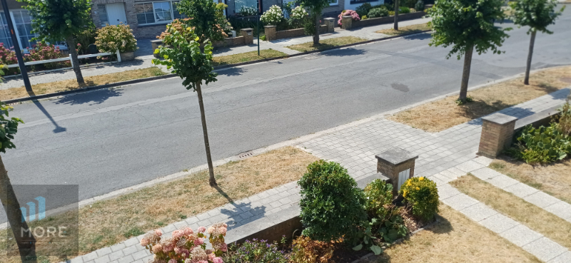 Charmante hoekwoning met garage en grote tuin in de Notelarenlaan 11 in Knokke