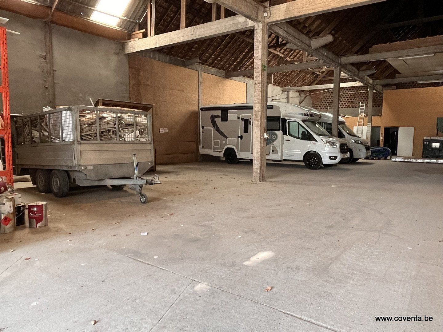 Staanplaats voor mobilhome / oldtimer te huur te Izegem