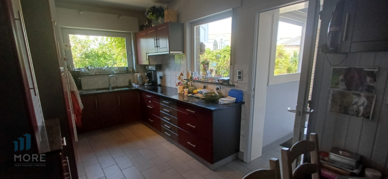 Charmante hoekwoning met garage en grote tuin in de Notelarenlaan 11 in Knokke
