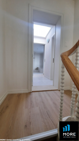 Stijlvol gerenoveerde authentieke Knokse rijwoning te huur