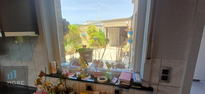 Charmante hoekwoning met garage en grote tuin in de Notelarenlaan 11 in Knokke