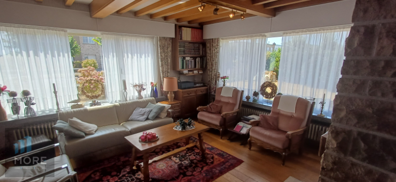 Charmante hoekwoning met garage en grote tuin in de Notelarenlaan 11 in Knokke