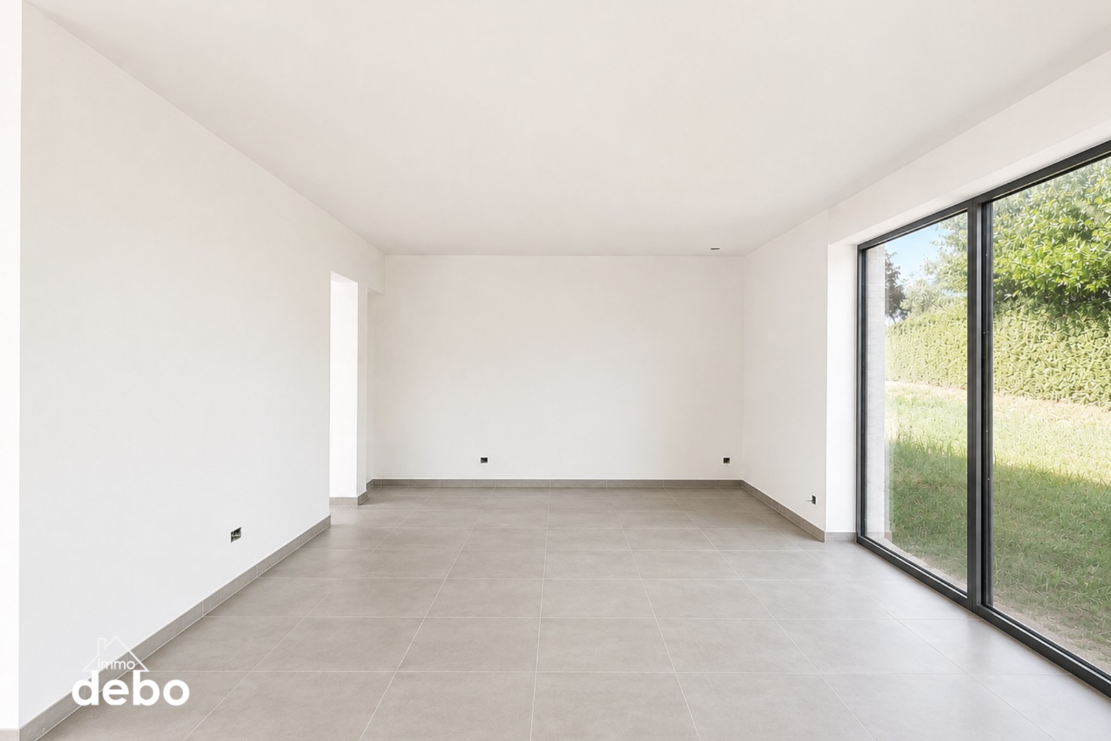 Halfopen energiezuinige nieuwbouwwoning met 3 slaapkamers op 401 m²