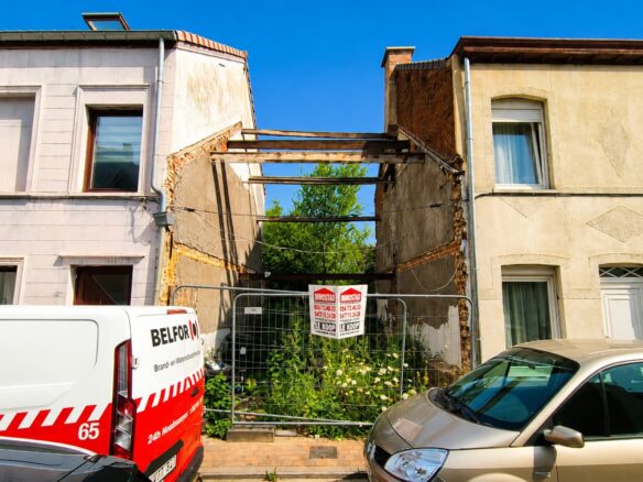Mooi perceel bouwgrond voor gezellige rijwoning op een ideale ligging. (Ref. 17120)