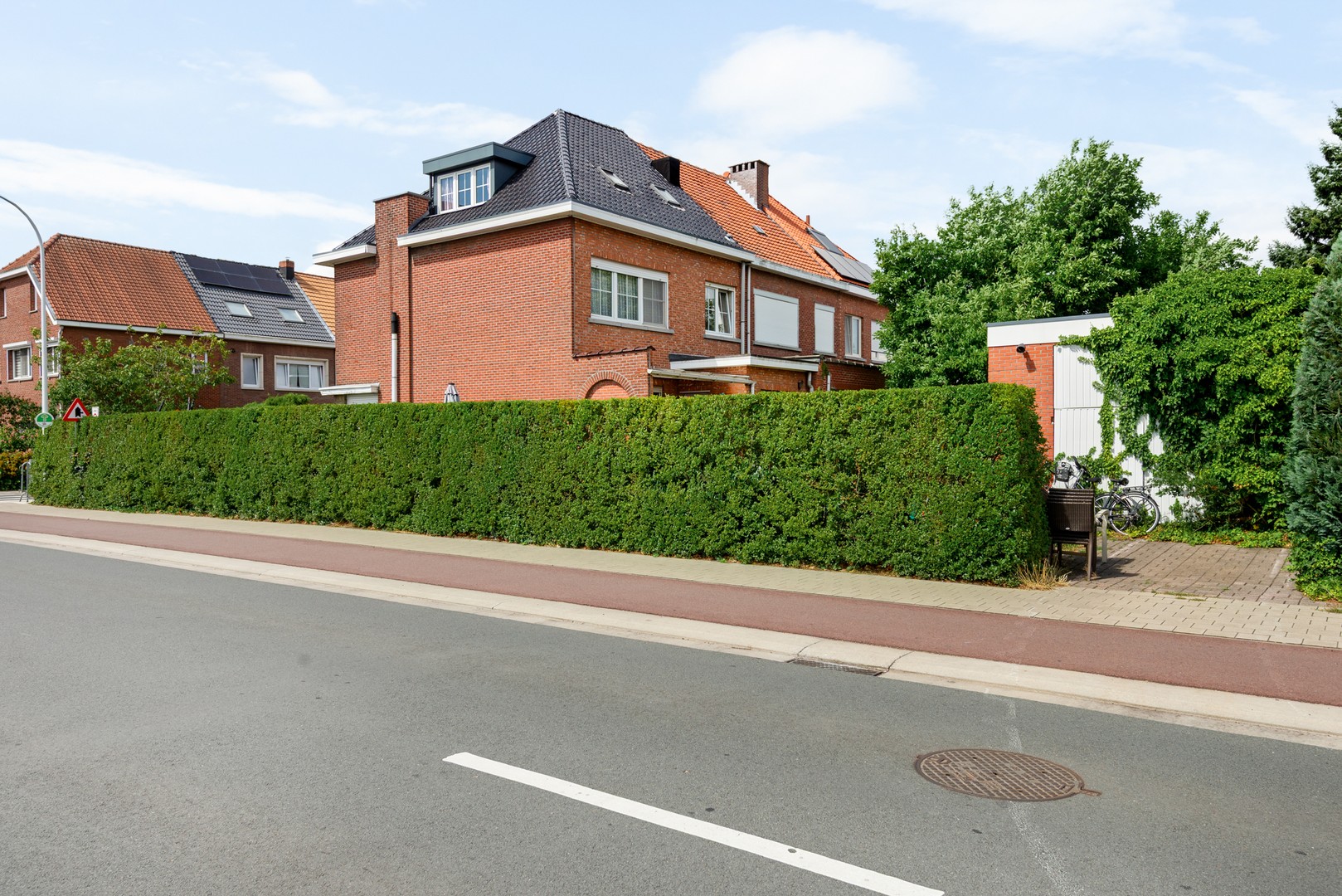 Karaktervolle en ruime woning in hartje Schoten