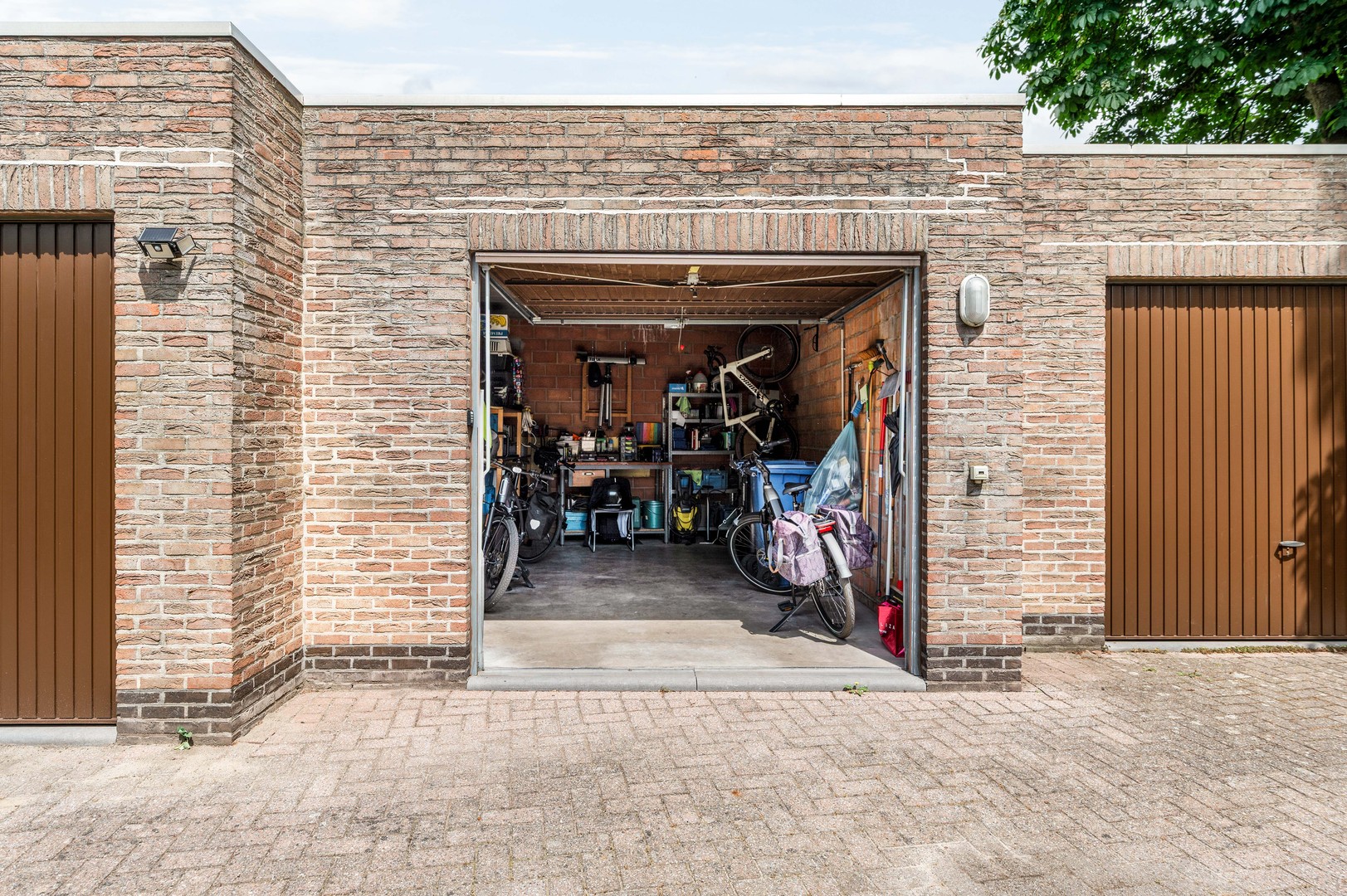 Energiezuinig, lichtrijk hoekapp. met garage en terras