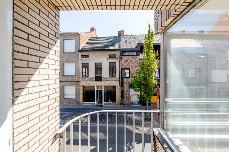 Roeselare Centrum – Lichtrijk appartement met 2 slaapkamers en garage