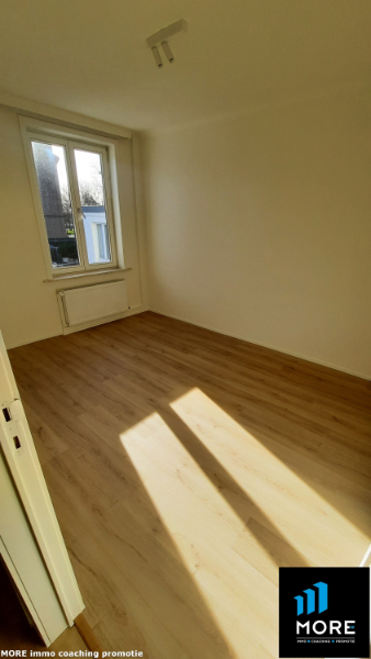 Stijlvol gerenoveerde authentieke Knokse rijwoning te huur