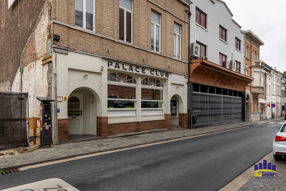 Unieke horecazaak met hoge naamsbekendheid en woonst over te nemen in Aalst