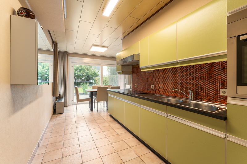 Roeselare : Robuuste halfopen bebouwing op 353 m² met verrassend veel ruimte en zuidgerichte tuin