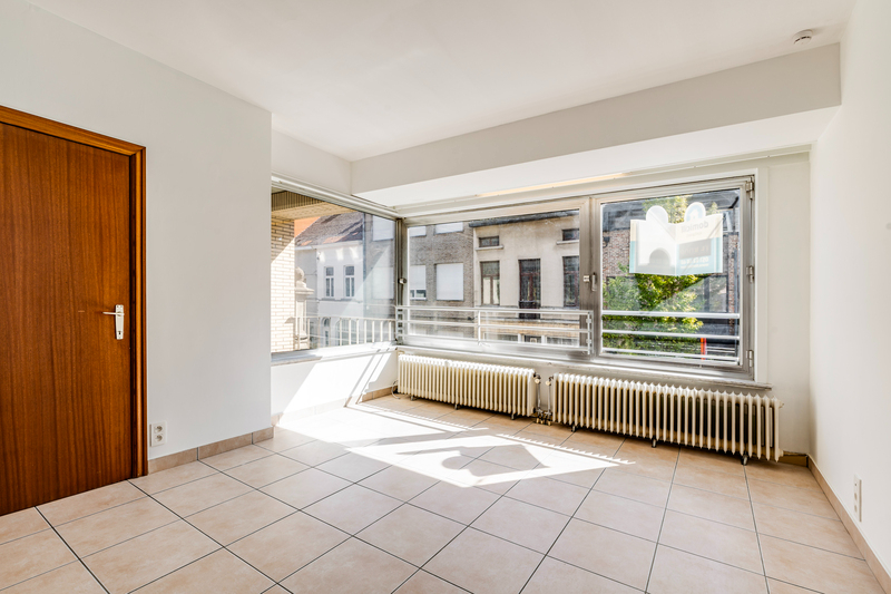 Roeselare Centrum – Lichtrijk appartement met 2 slaapkamers en garage