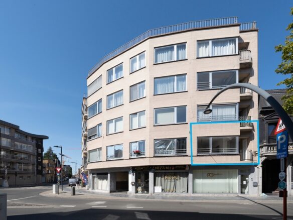 Roeselare Centrum – Lichtrijk appartement met 2 slaapkamers en garage