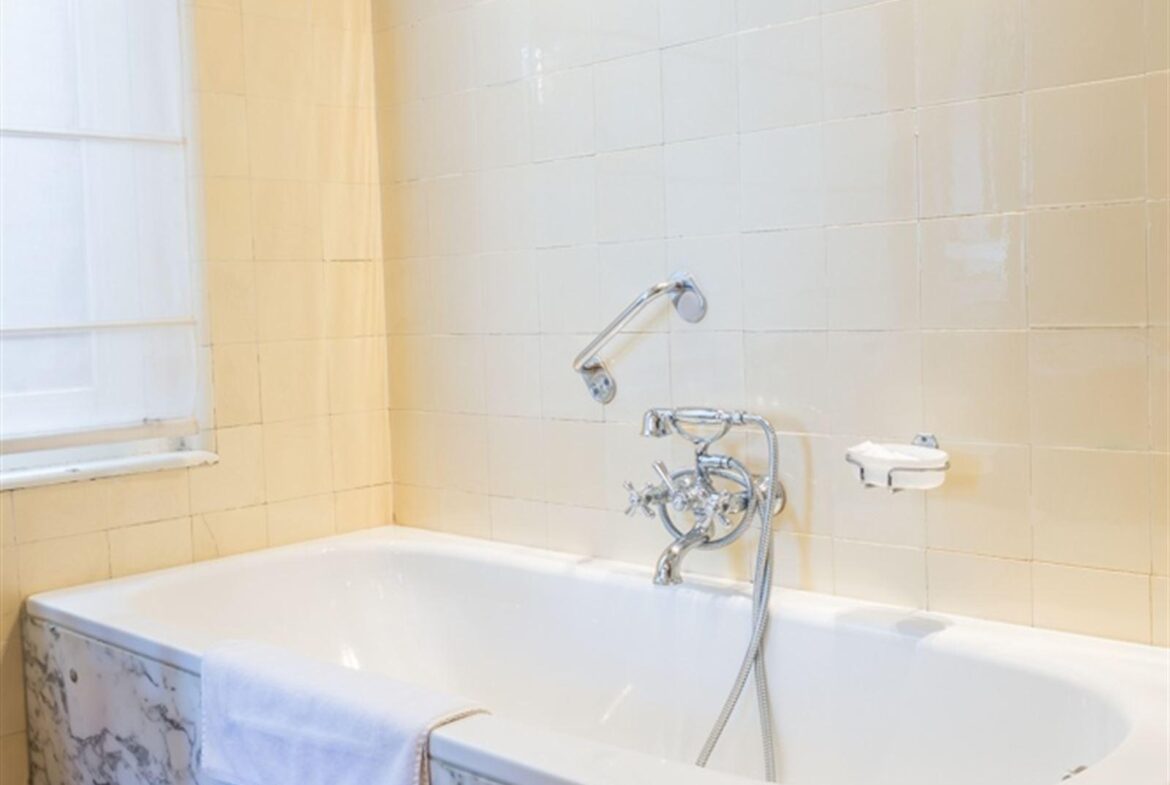 1170