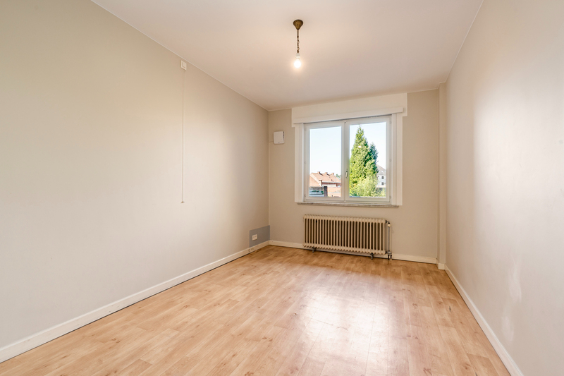 Roeselare Centrum – Lichtrijk appartement met 2 slaapkamers en garage