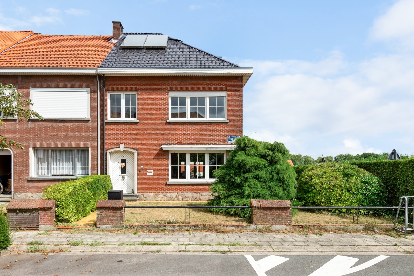 Karaktervolle en ruime woning in hartje Schoten
