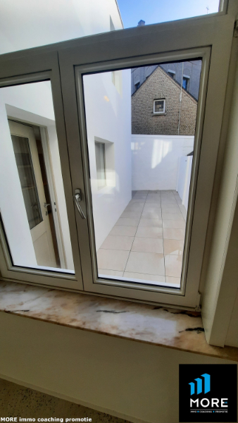 Stijlvol gerenoveerde authentieke Knokse rijwoning te huur
