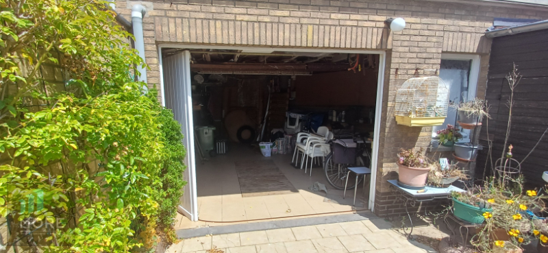 Charmante hoekwoning met garage en grote tuin in de Notelarenlaan 11 in Knokke