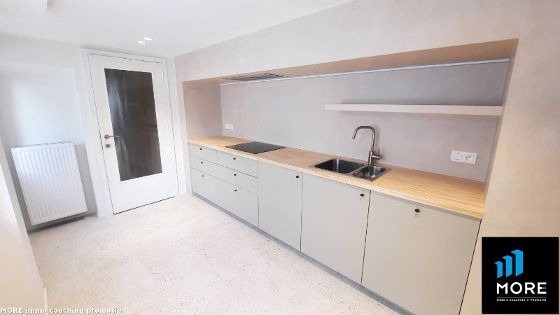 Stijlvol gerenoveerde authentieke Knokse rijwoning te huur