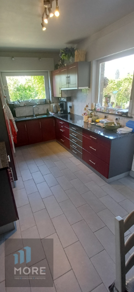 Charmante hoekwoning met garage en grote tuin in de Notelarenlaan 11 in Knokke