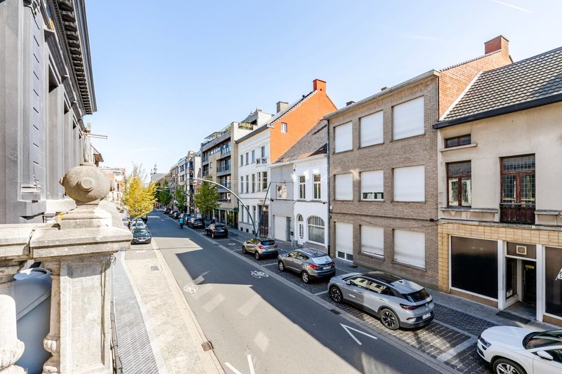 Roeselare Centrum – Lichtrijk appartement met 2 slaapkamers en garage