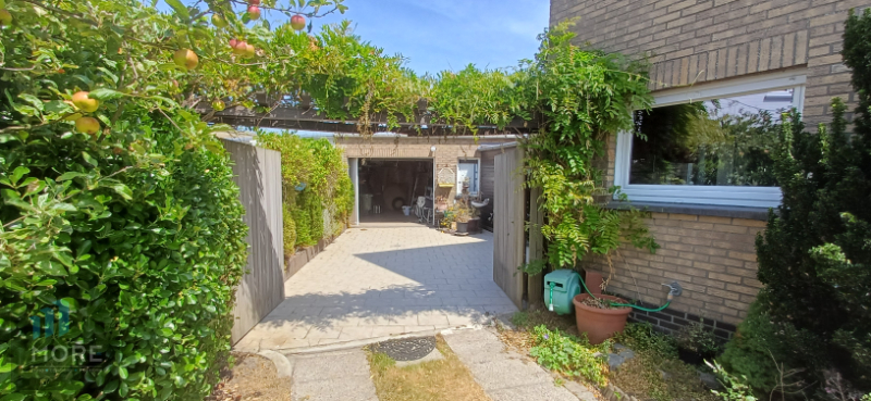 Charmante hoekwoning met garage en grote tuin in de Notelarenlaan 11 in Knokke