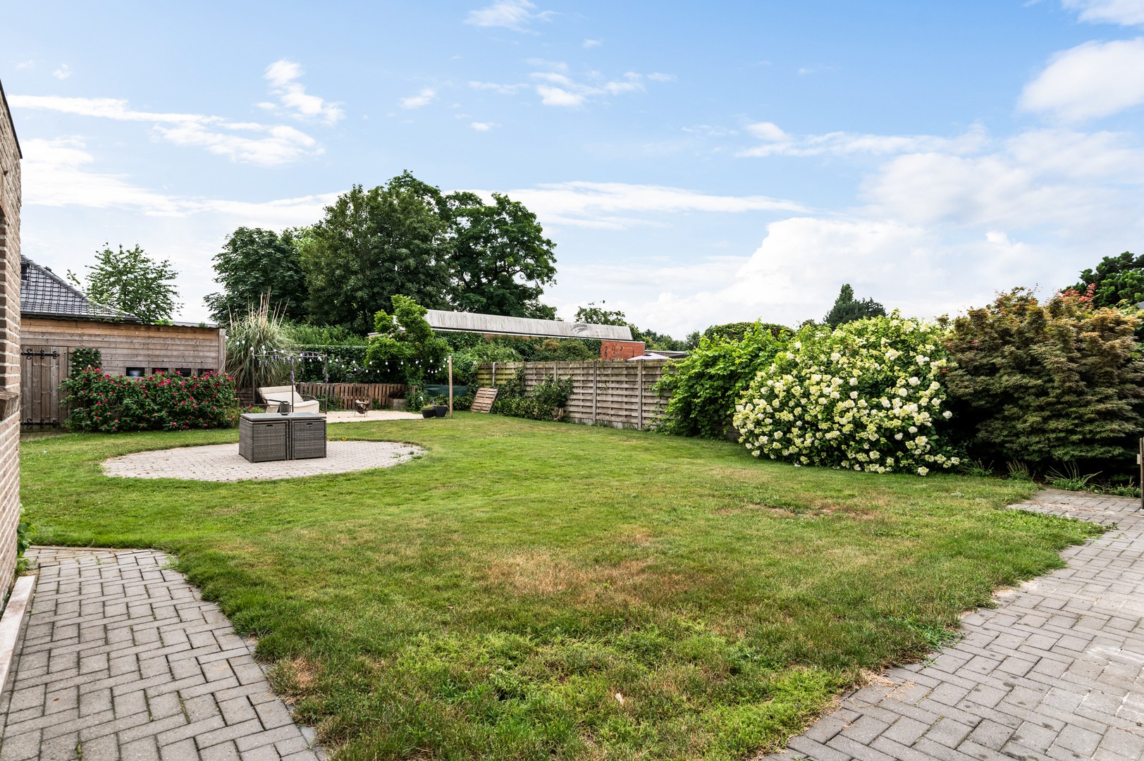 Ruime gezinswoning met zuidgerichte tuin