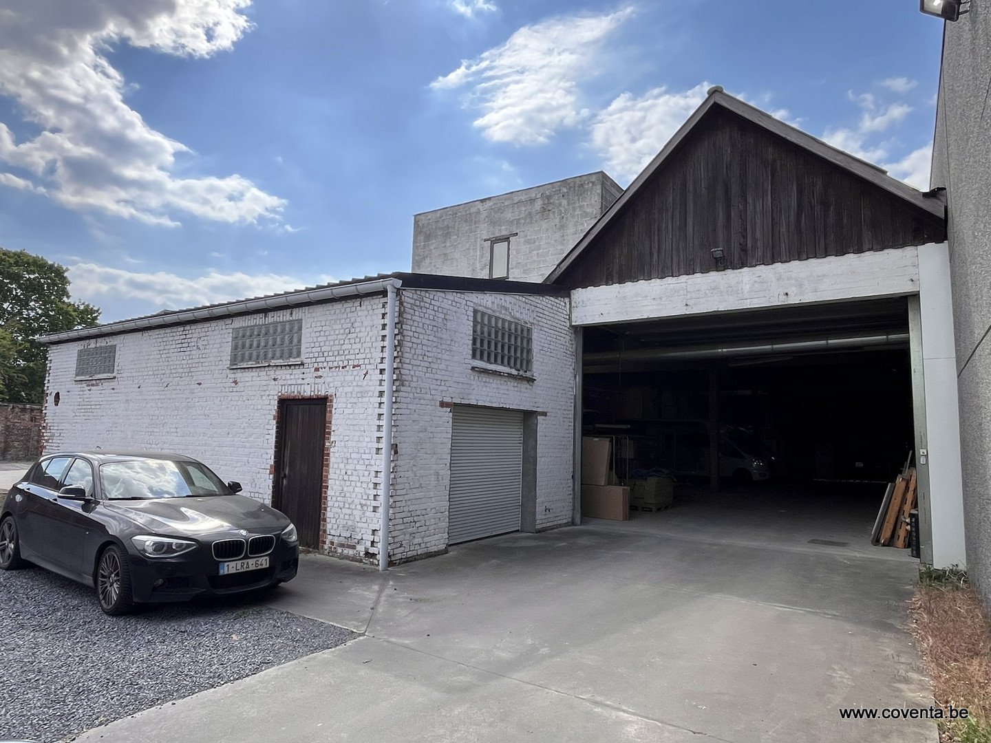Staanplaats voor mobilhome / oldtimer te huur te Izegem