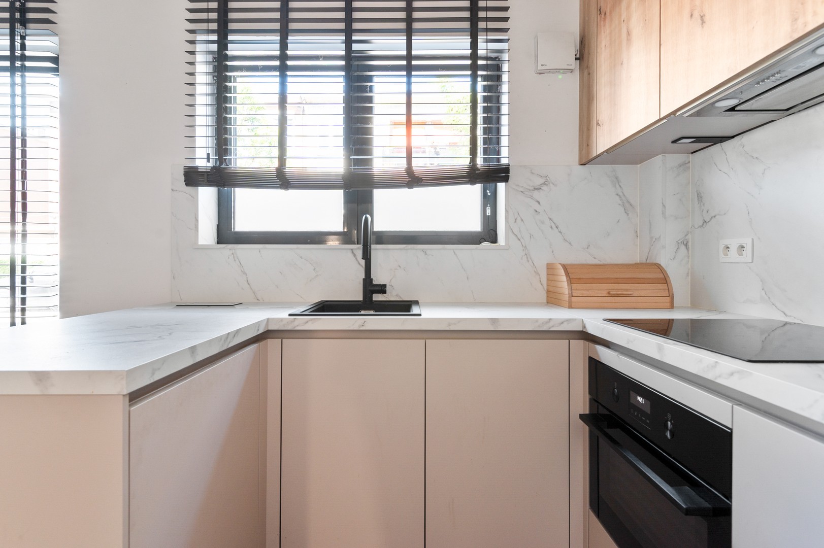 Lichtrijk GLV-appartement met zonnige tuin